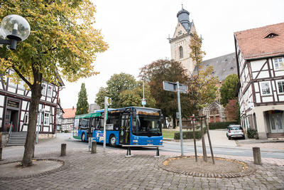 Bild vergrern: Stadtbus in Innenstadt