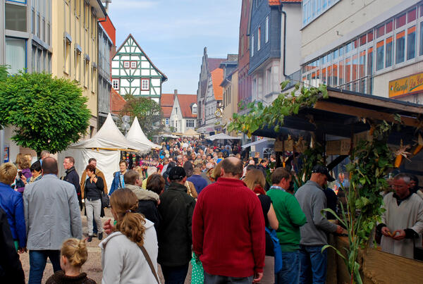 Bild vergrößern: Fußgängerzone-Mittelalterlicher Markt