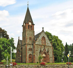 Bild vergrößern: Das Bild zeigt die Kirche in Alleringhausen